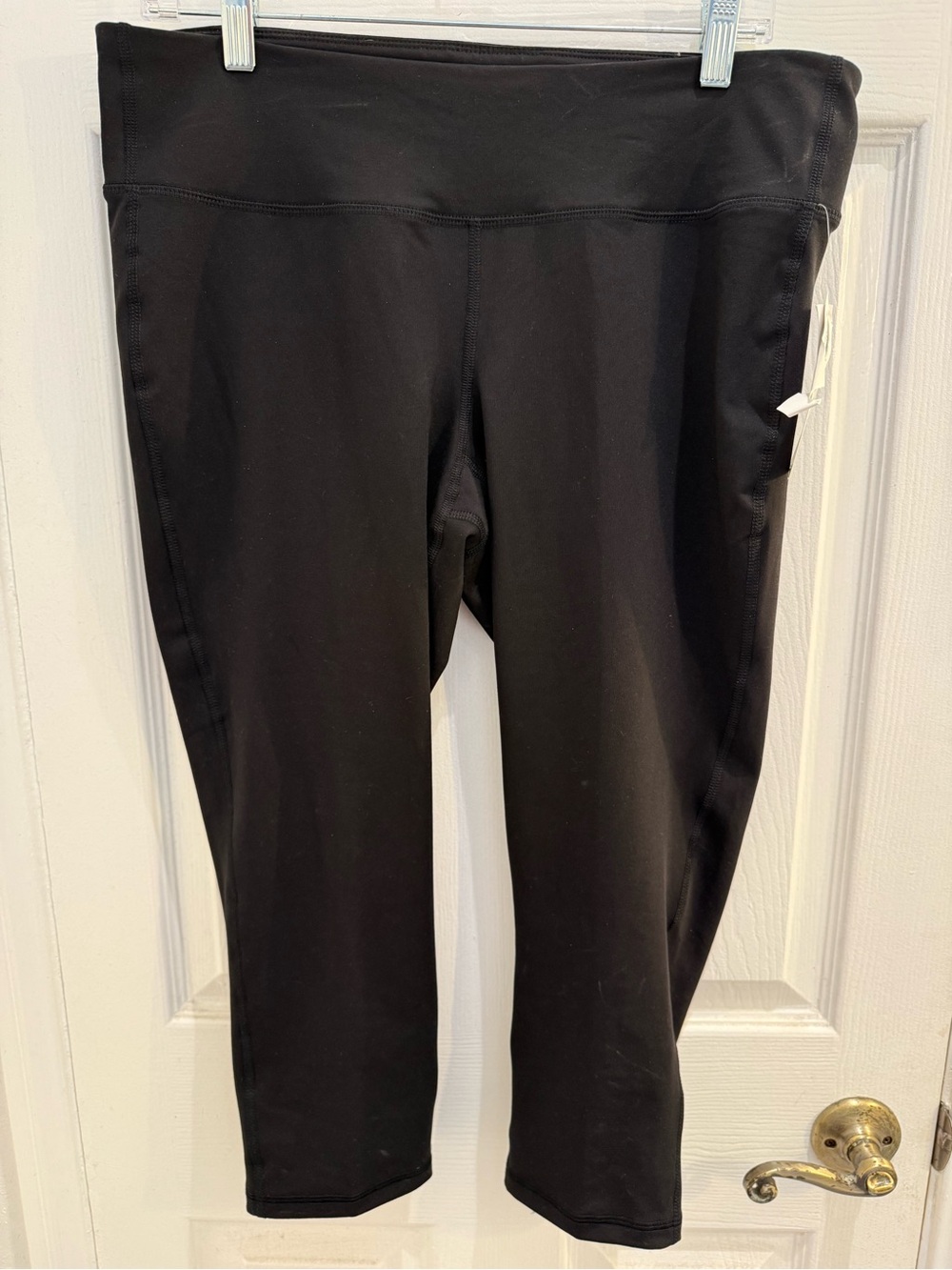 NWT Mid Rise Old Navy Black Capri Leggings Size XL